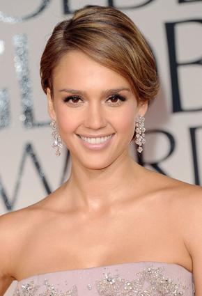 أين يقضي نجوم هوليوود إجازاتهم هذا الشهر؟         